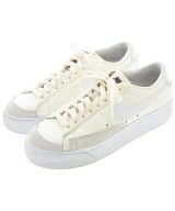 NIKE スニーカー