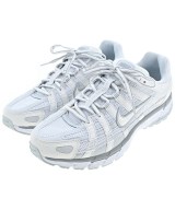 NIKE スニーカー