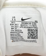 NIKE（ナイキ）スニーカー ベージュ サイズ:24.5cm レディース/2200677498027