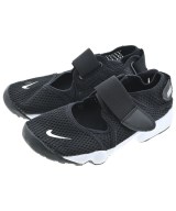 NIKE スニーカー
