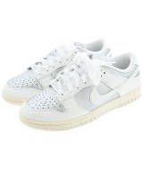 NIKE スニーカー