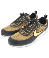 NIKE スニーカー