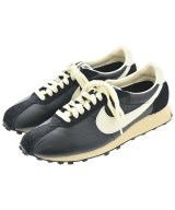 NIKE スニーカー