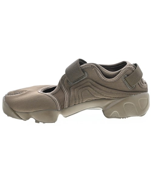 NIKE（ナイキ）スニーカー 茶 サイズ:26cm レディース/2200711590083