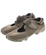 NIKE（ナイキ）スニーカー 茶 サイズ:26cm レディース/2200711590083