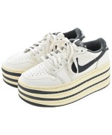 NIKE スニーカー