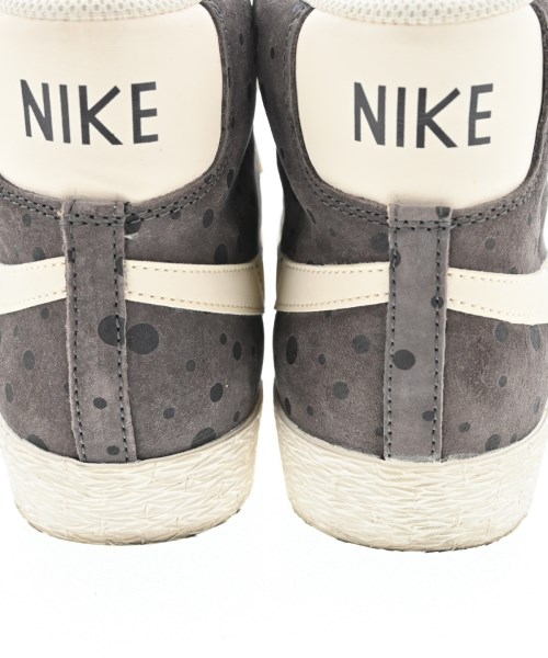 NIKE（ナイキ）スニーカー 茶 サイズ:24.5cm レディース/2200708094228