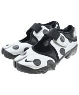 NIKE スニーカー