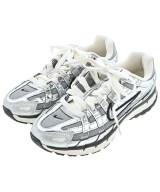 NIKE スニーカー