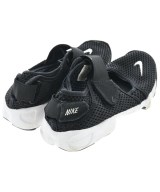 NIKE（ナイキ）スニーカー 黒 サイズ:23.5cm レディース/2200645106015