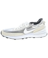 NIKE（ナイキ）スニーカー 白 サイズ:25cm レディース/2200642270092