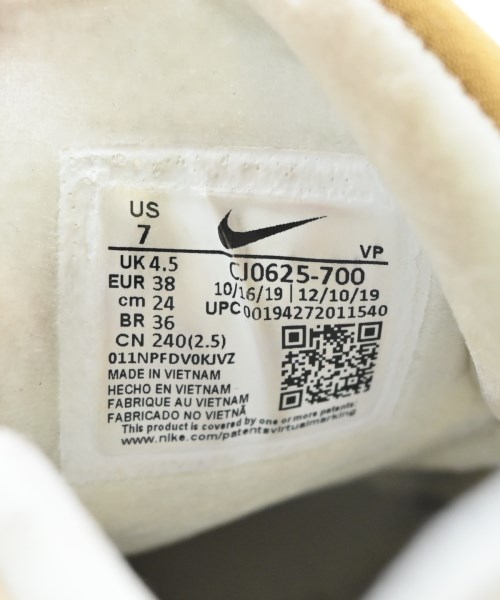 NIKE（ナイキ）スニーカー ゴールド サイズ:24cm レディース/2200654421017