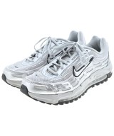 NIKE スニーカー