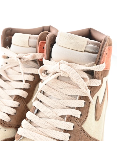 NIKE（ナイキ）スニーカー ベージュ サイズ:27cm メンズ/2200707812311