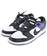 NIKE スニーカー