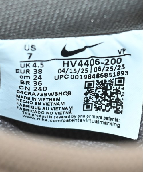 NIKE（ナイキ）スニーカー グレー サイズ:24cm レディース/2200662490043