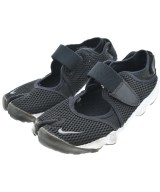 NIKE スニーカー