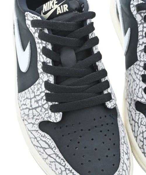 NIKE（ナイキ）スニーカー グレー サイズ:26cm メンズ/2200666324016