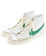 NIKE スニーカー