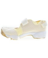 NIKE（ナイキ）スニーカー 白 サイズ:23cm レディース/2200719694431
