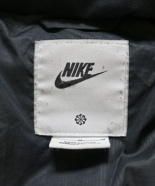 NIKE（ナイキ）ダウンジャケット/ダウンベスト 黒 サイズ:M メンズ/2200724770014