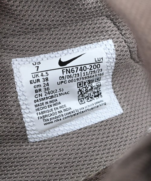 NIKE（ナイキ）サンダル 茶 サイズ:24cm レディース/2200675688147