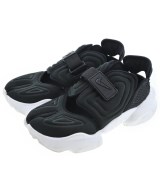 NIKE スニーカー