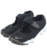 NIKE スニーカー