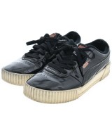 PUMA スニーカー
