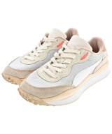 PUMA スニーカー