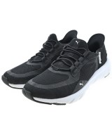 PUMA スニーカー