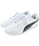 PUMA スニーカー