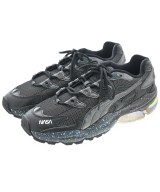 PUMA スニーカー