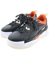 PUMA スニーカー