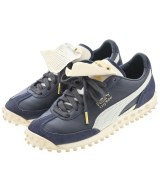 PUMA スニーカー
