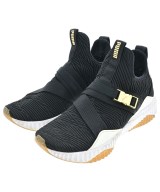 PUMA スニーカー