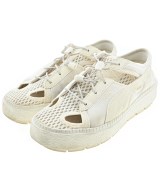 PUMA スニーカー
