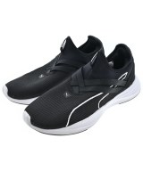 PUMA スニーカー