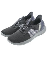 PUMA スニーカー