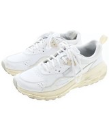 PUMA スニーカー