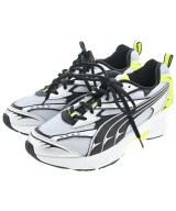 PUMA スニーカー