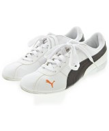 PUMA スニーカー