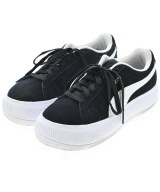 PUMA スニーカー