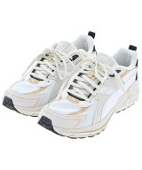 PUMA スニーカー
