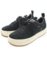 PUMA スニーカー