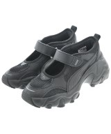 PUMA スニーカー