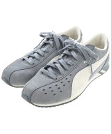 PUMA スニーカー