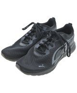 PUMA スニーカー