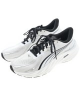 PUMA スニーカー