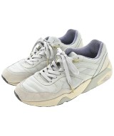 PUMA スニーカー